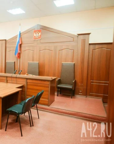 В Уфе главврач подделал 485 медкарт ради премии в 321 000 рублей