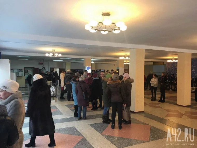 Фото: Из КемГУ эвакуировали студентов и преподавателей 2