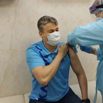 Фото: Замгубернатора Кузбасса рассказал о самочувствии после вакцинации от коронавируса 1