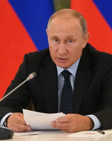 Путин подписал закон о повышении МРОТ с 1 января 2026 года