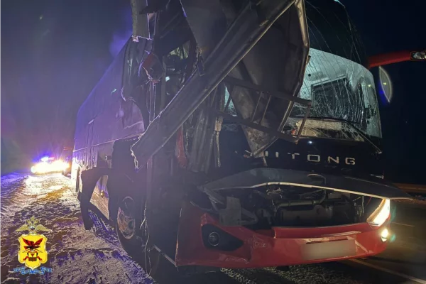 В Забайкалье автобус с вахтовиками попал в смертельное ДТП на трассе