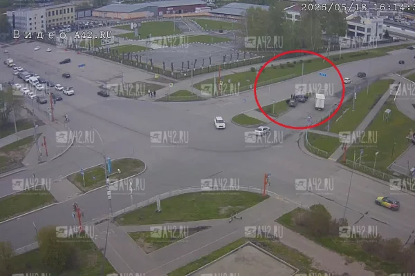 Два человека пострадали в ДТП на перекрёстке Двужильного — Баумана в Кемерове