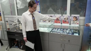 Фото: Всё о легендах космоса: в кемеровском лицее №23 открылся музей космонавтики 4