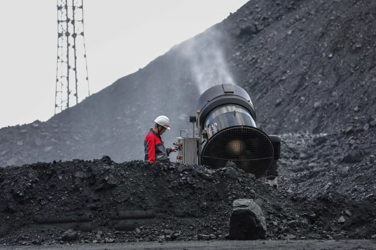 Фото: Мобильные установки пылеподавления появились на Бачатском угольном разрезе 2