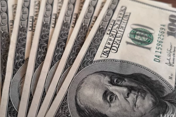 «Работаем дальше»: кузбасский хоккеист Капризов подписал рекордный для НХЛ контракт на 136 млн долларов