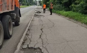 В Новокузнецке отремонтировали разбитый тротуар на улице Дузенко после вмешательства прокуратуры