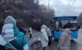 В Кемерове на ходу задымился автобус с пассажирами