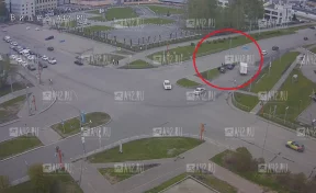 Два человека пострадали в ДТП на перекрёстке Двужильного — Баумана в Кемерове