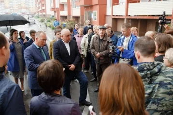 Фото: Цивилёв поручил отремонтировать одну из «убитых» дорог в Анжеро-Судженске 1