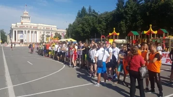 Фото: Кузбассовцы сразились на площади Советов в уличный баскетбол 1