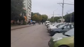 Фото: Очевидцы опубликовали видео массовой драки в Кемерове 1