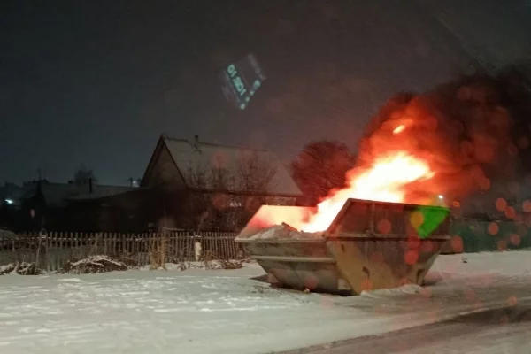 В Белове участились случаи поджогов мусорных баков по вине горожан