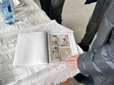 Фото: Замгубернатора Кузбасса проверил ремонт детсада в Гурьевске за 140 млн рублей 2