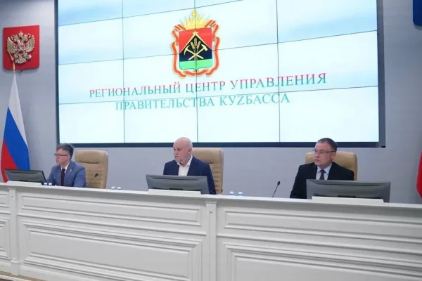 В Кузбасс с рабочим визитом прилетел Сергей Цивилёв