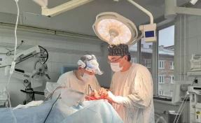 Кузбасские врачи провели уникальную операцию по восстановлению костей черепа