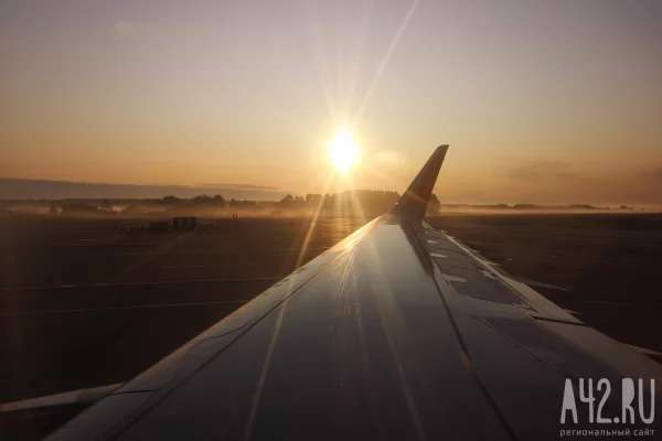 В Нью-Йорке самолёт после приземления столкнулся с пожарной машиной, есть пострадавшие