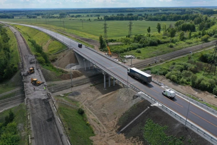 Фото: Дорожники завершают реконструкцию трассы на въезде в Кузбасс 1
