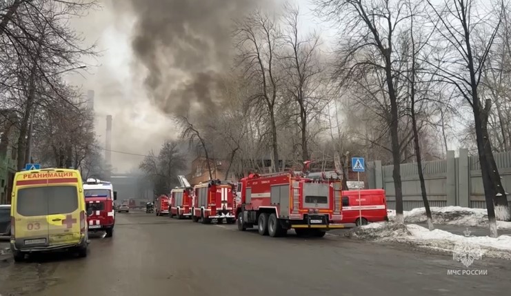 Очевидцы сообщили о мощном пожаре на «Уралмашзаводе»