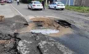 В Новокузнецке из-за аварии на сетях Водоканала перекрыт проезд через Крепостную гору
