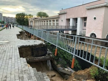 Фото: В Нижнем Новгороде размыло дороги, построенные к ЧМ-2018  1