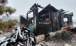 Двое детей погибли в пожаре, пока находились под присмотром 14-летнего соседа