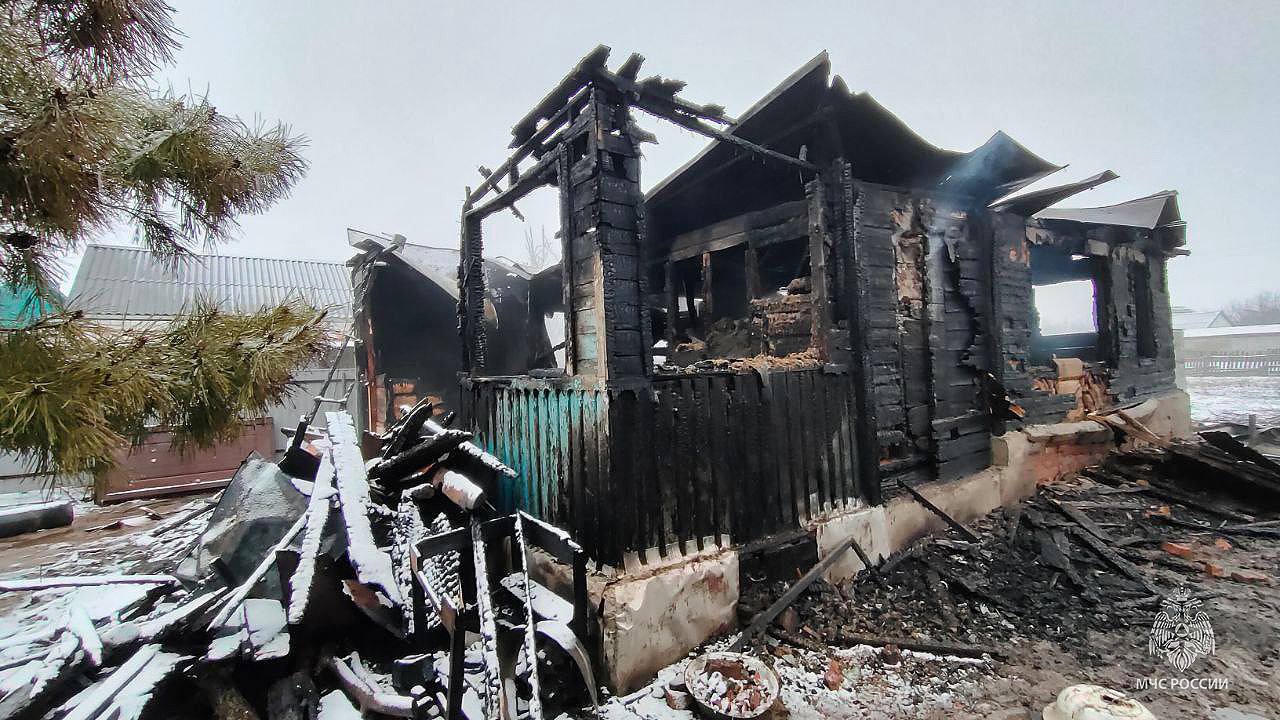 Двое детей погибли в пожаре, пока находились под присмотром 14-летнего соседа