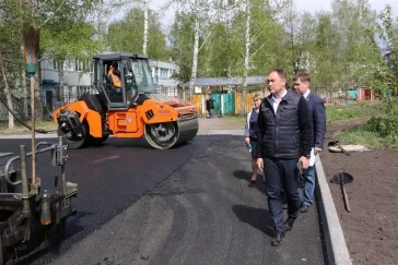 Фото: Глава Кемерова проверил, как продвигается ремонт дворов 3