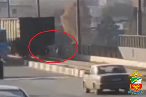 В Новокузнецке два подростка-зацепера 14 и 17 лет катались на грузовых поездах