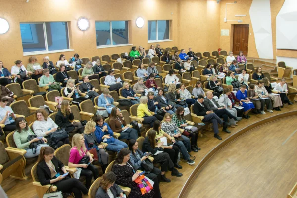 В Кемерове прошла первая междисциплинарная конференция по детскому развитию