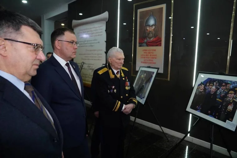 Фото: В Кемеровском Президентском кадетском училище открыли уникальный фотопроект 4