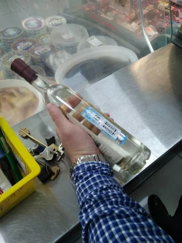 Фото: В Кемерове полицейские нашли 180 литров подозрительного алкоголя 1
