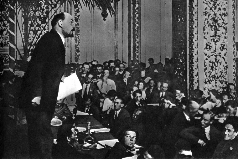 Ленин выступает на 3-м конгрессе Коминтерна