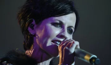 Фото: Названа причина смерти солистки The Cranberries Долорес О'Риордан 1