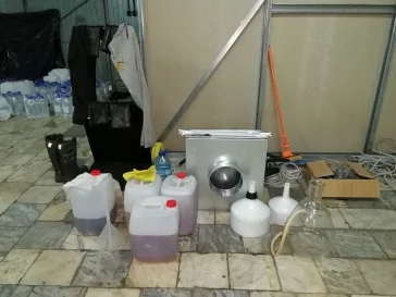 Фото: Тайная лаборатория: четверо кемеровчан изготовили 120 кг наркотиков в гараже 2