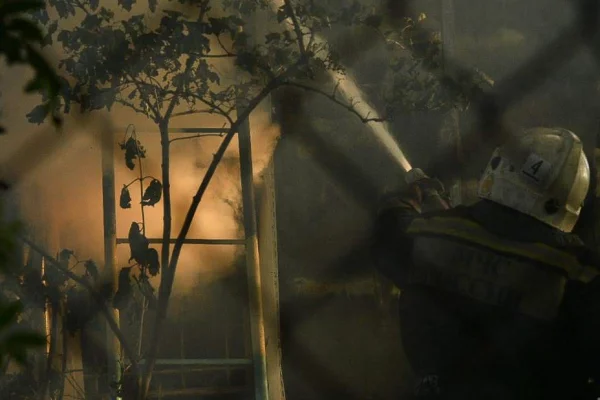 В Дагестане при пожаре в частном доме погибли мужчина и 3-летний ребёнок