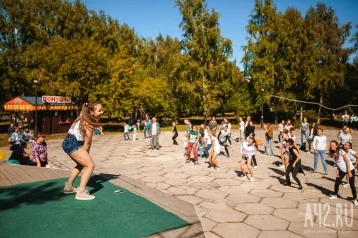 Фото: Кемеровчанка попросила отремонтировать парк «Антошка»: комментарий властей 1
