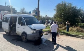 В Астрахани пять человек пострадали в смертельном ДТП с маршруткой 