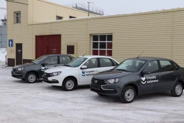 Фото: В три медучреждения Кузбасса купили новое оборудование и легковые автомобили 6