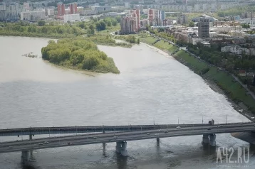 Фото: Власти объяснили, почему перестали устанавливать понтонный мост до Кемеровского острова 1