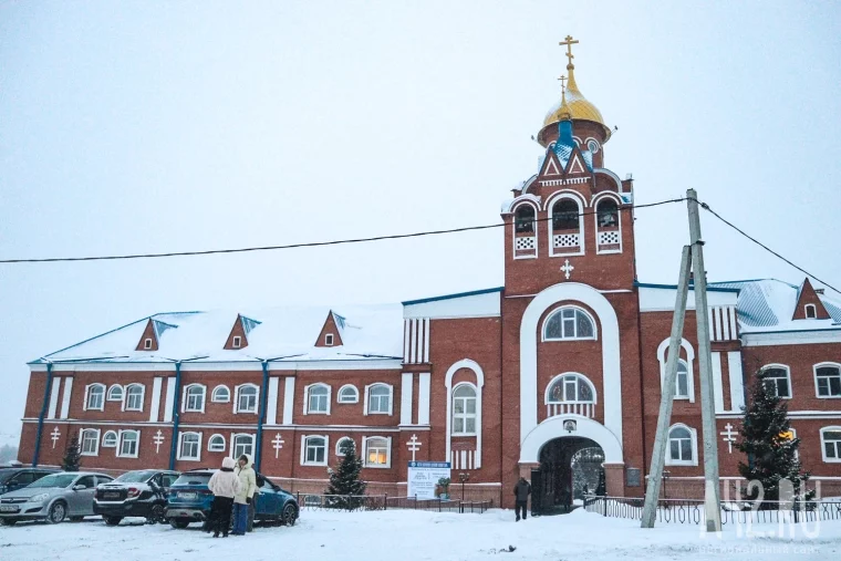 Фото: Горки, костёр, благодать. Как прошли крещенские купания в Кемерове в 2025 году 47