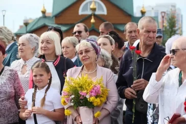 Фото: В Анжеро-Судженске открыли легендарный памятник: деньги на него собирал весь город 5