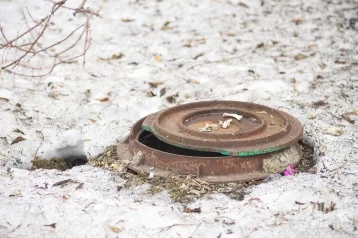 Фото: В Екатеринбурге улицу затопило фекалиями 1