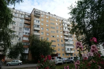 Фото: Кемеровчане устроили ссору в соцсетях губернатора, чей двор ремонтировать первым 2