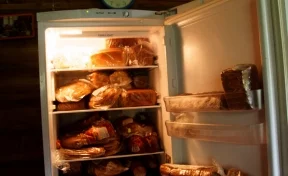 Эксперты рассказали, какие продукты опасно хранить на дверце холодильника