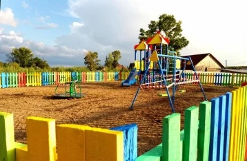 Фото: В кузбасских сёлах установили новые детские площадки 1