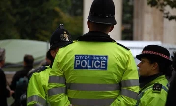 Фото:  В Лондоне неизвестный ранил двух женщин молотком 1