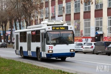 Фото: В Кемерове временно изменится схема движения троллейбусов №15 из-за ремонта теплосетей 1