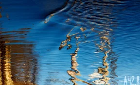 Сработал автозапуск: автомобиль упал в реку в Гурьевске