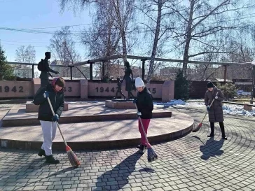 Фото: Шахтёрские коллективы предприятий «СУЭК-Кузбасс» присоединились к Всекузбасскому субботнику 2