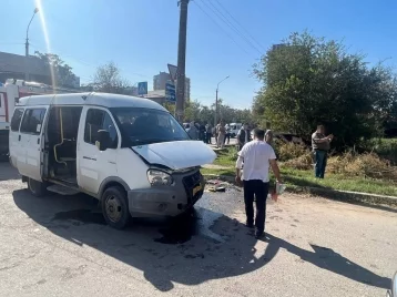 Фото: В Астрахани пять человек пострадали в смертельном ДТП с маршруткой  1